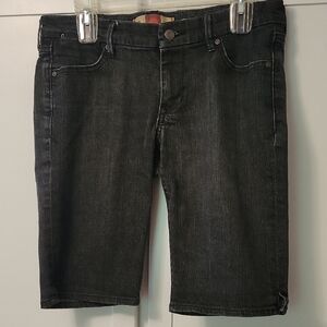 Old Navy Black Jean Shorts, Size 8. 98% Cotton, 2 Spandex